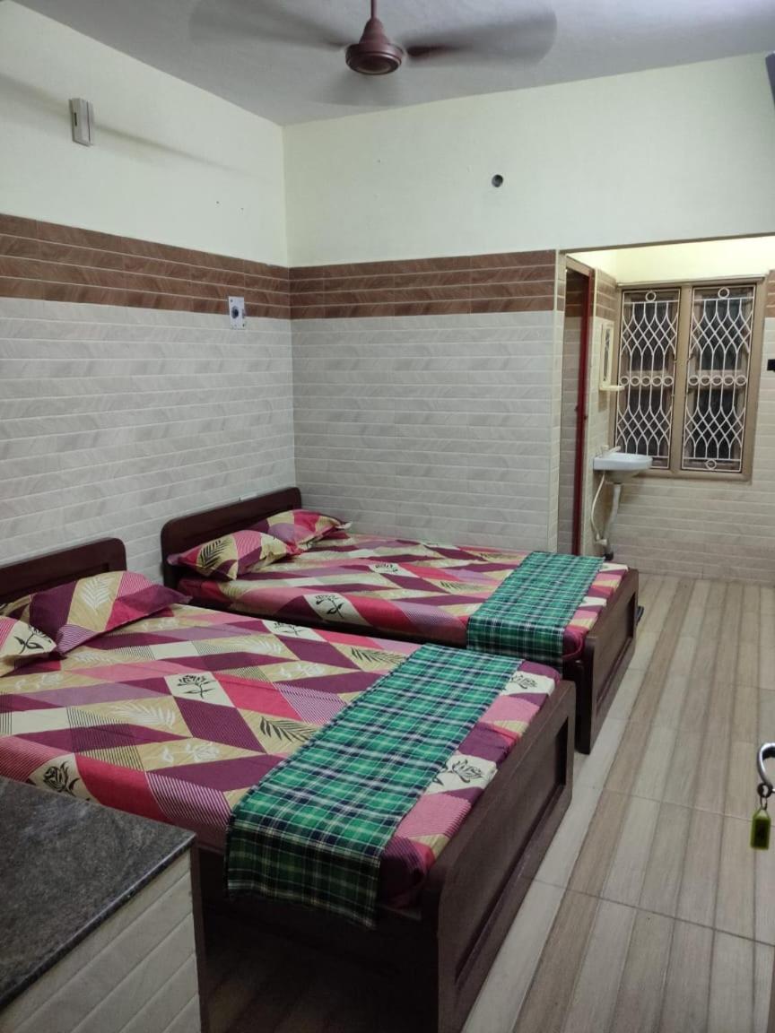 Хостел Sri Vari Residency Веллуру Екстер'єр фото
